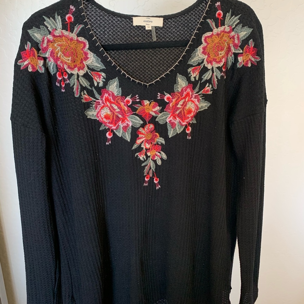 Floral embroidered thermal shirt